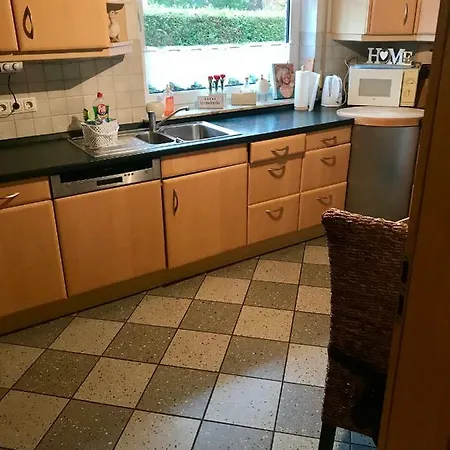 Apartment Christinas Gartenblick 4 Schlafzimmer, Kueche, Bad ,eg Mit Terrasse Und Garten, Parken Direkt Am Haus *