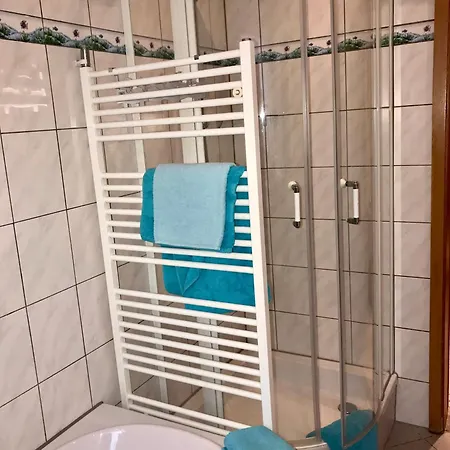 Christinas Gartenblick 4 Schlafzimmer, Kueche, Bad ,eg Mit Terrasse Und Garten, Parken Direkt Am Haus Apartment *