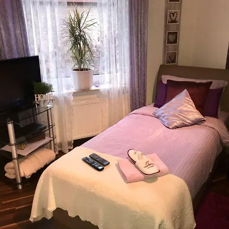 Christinas Gartenblick 4 Schlafzimmer, Kueche, Bad ,eg Mit Terrasse Und Garten, Parken Direkt Am Haus *