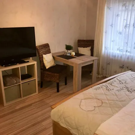 Christinas Gartenblick 4 Schlafzimmer, Kueche, Bad ,eg Mit Terrasse Und Garten, Parken Direkt Am Haus 아파트 잘츠기터