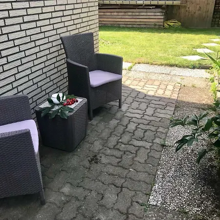 아파트 Christinas Gartenblick 4 Schlafzimmer, Kueche, Bad ,eg Mit Terrasse Und Garten, Parken Direkt Am Haus 잘츠기터